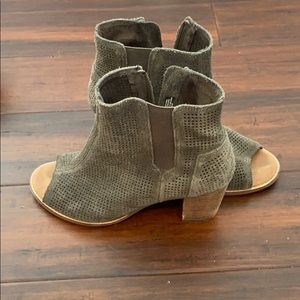 Toms booties